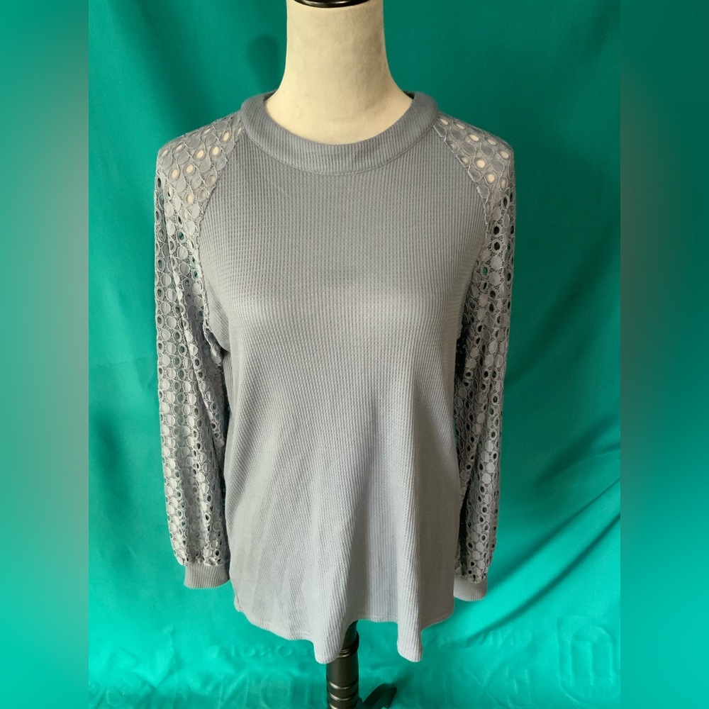 MIHOLL Women’s Chic Crew Neck Long Lace Sleeve Gray Top with Banded Cuffs